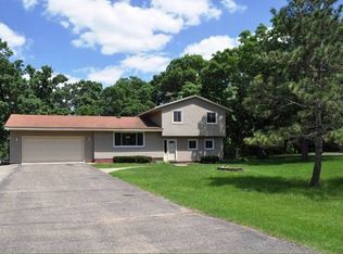 1685 Stagecoach Rd, Shakopee, MN 55379
