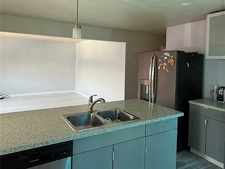 8402 Slater Ave — Photo 4