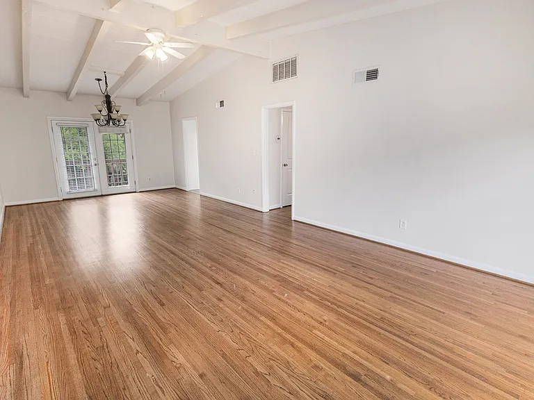 1844 Montclair Rd — Photo 6