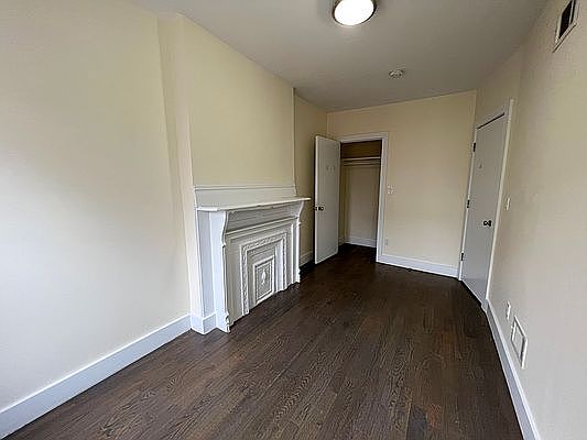 3rd image of 364 Bainbridge St #3F