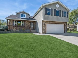 1455 Saddlebrook Cir, Algonquin, IL 60102