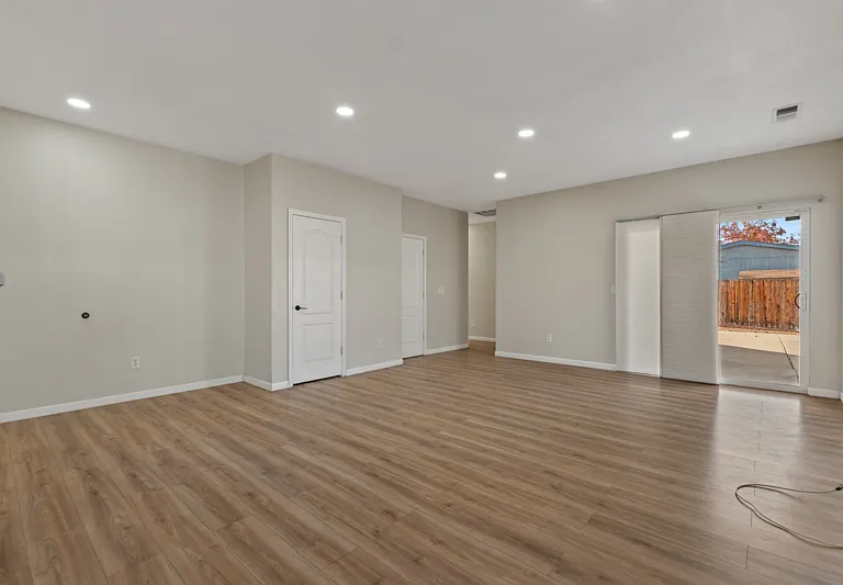 9435 Stoney Creek Way — Photo 6