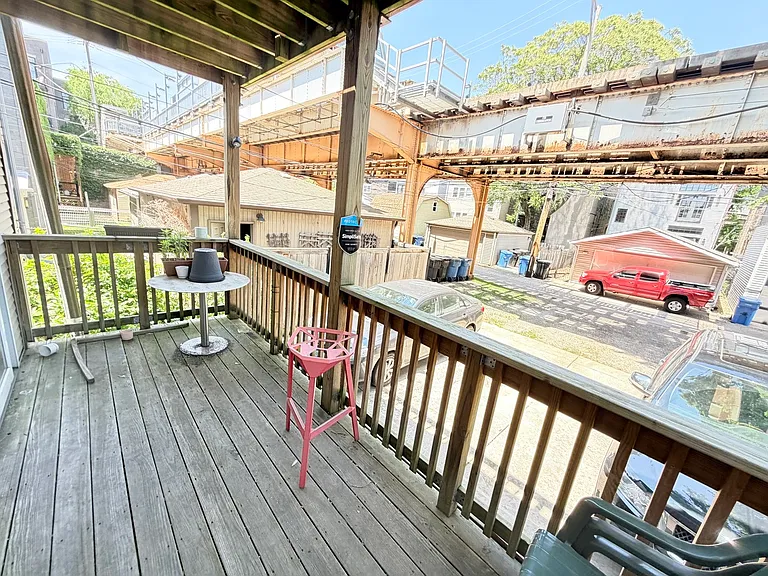 1330 W Roscoe St #1 — Photo 21