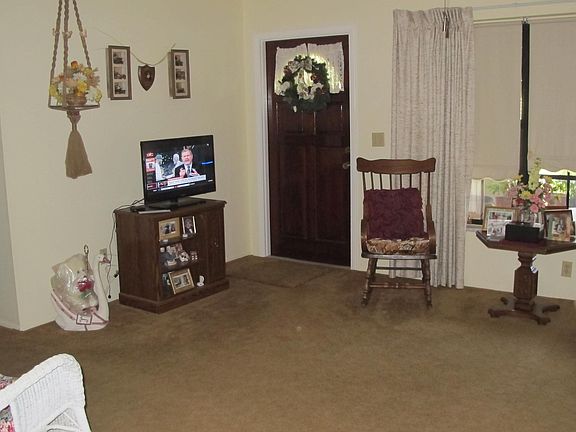 3rd image of 325 NE Orchard Street