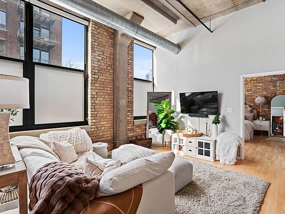 4th image of 1924 N Hubbard St APT 101