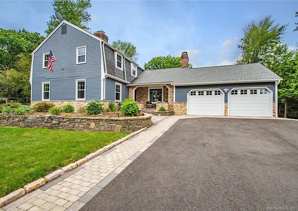 2nd image of 26 Holly Cir
