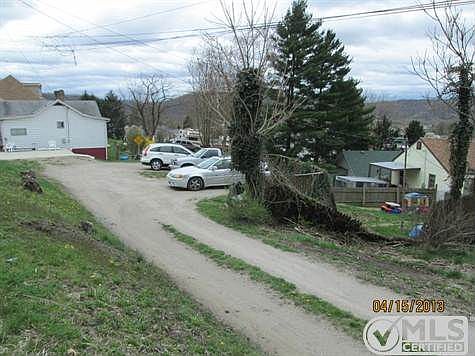 3rd image of 8 Waynesburg Pike #250