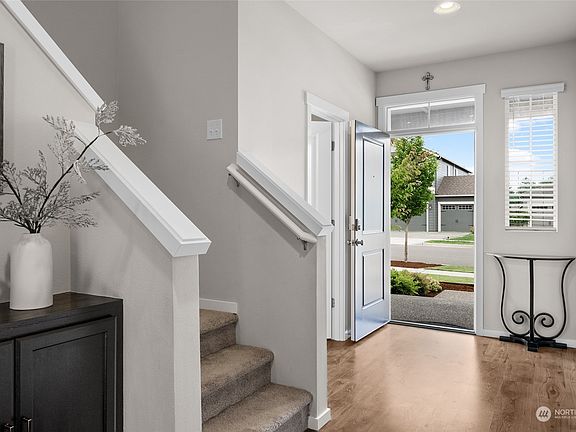 3rd image of 2934 Anna Street NE