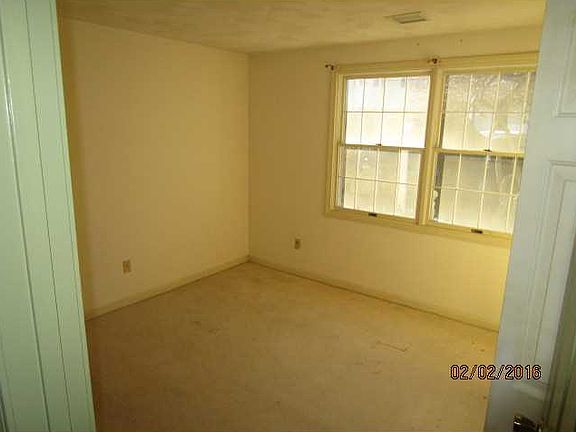 5th image of 40 Trellis Dr