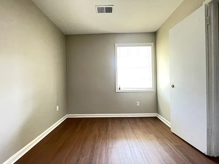 1590 Custer Dr — Photo 4