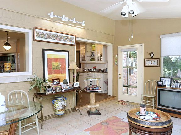 5th image of 3409 Lansdowne Dr