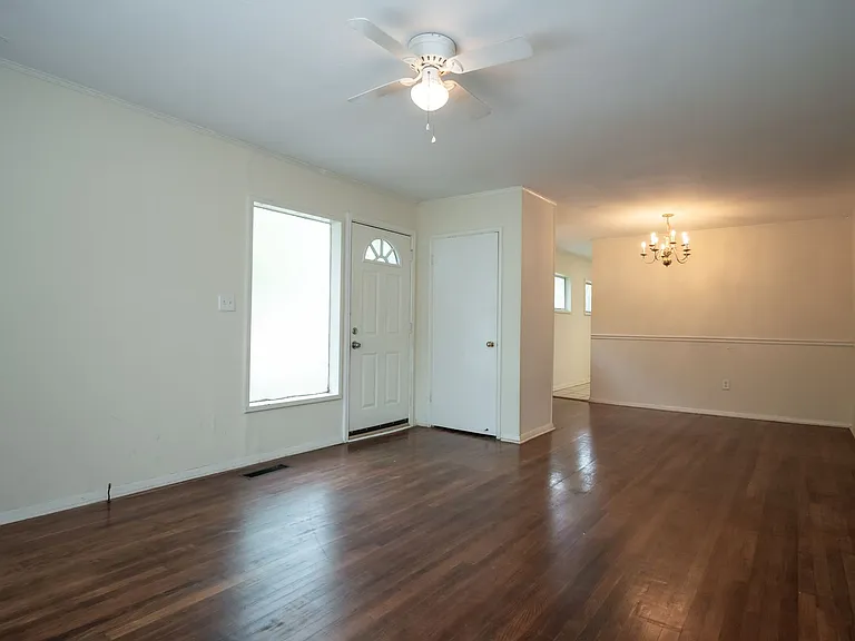 175 Habersham Way — Photo 4