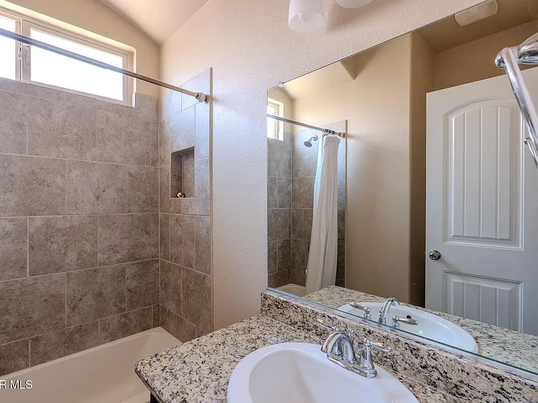 12485 Knightsbridge Dr — Photo 9