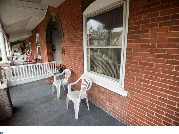 4th image of 231 Noble St