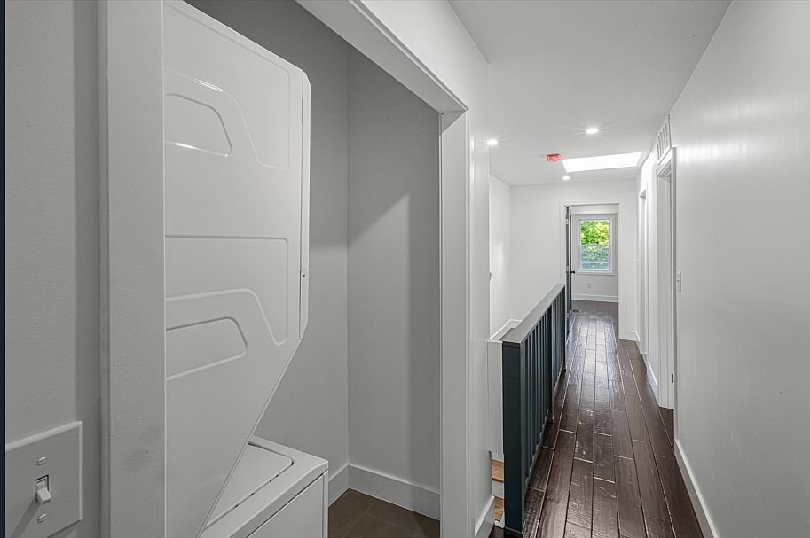 1st image of 325 W Lorraine Ave