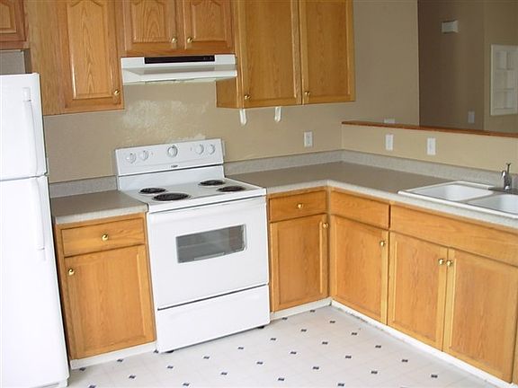 2nd image of 507-509 10th Ave N