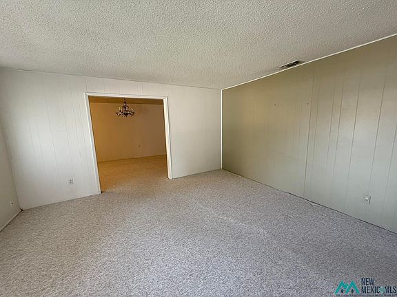 4th image of 1802 W Clayton Ave