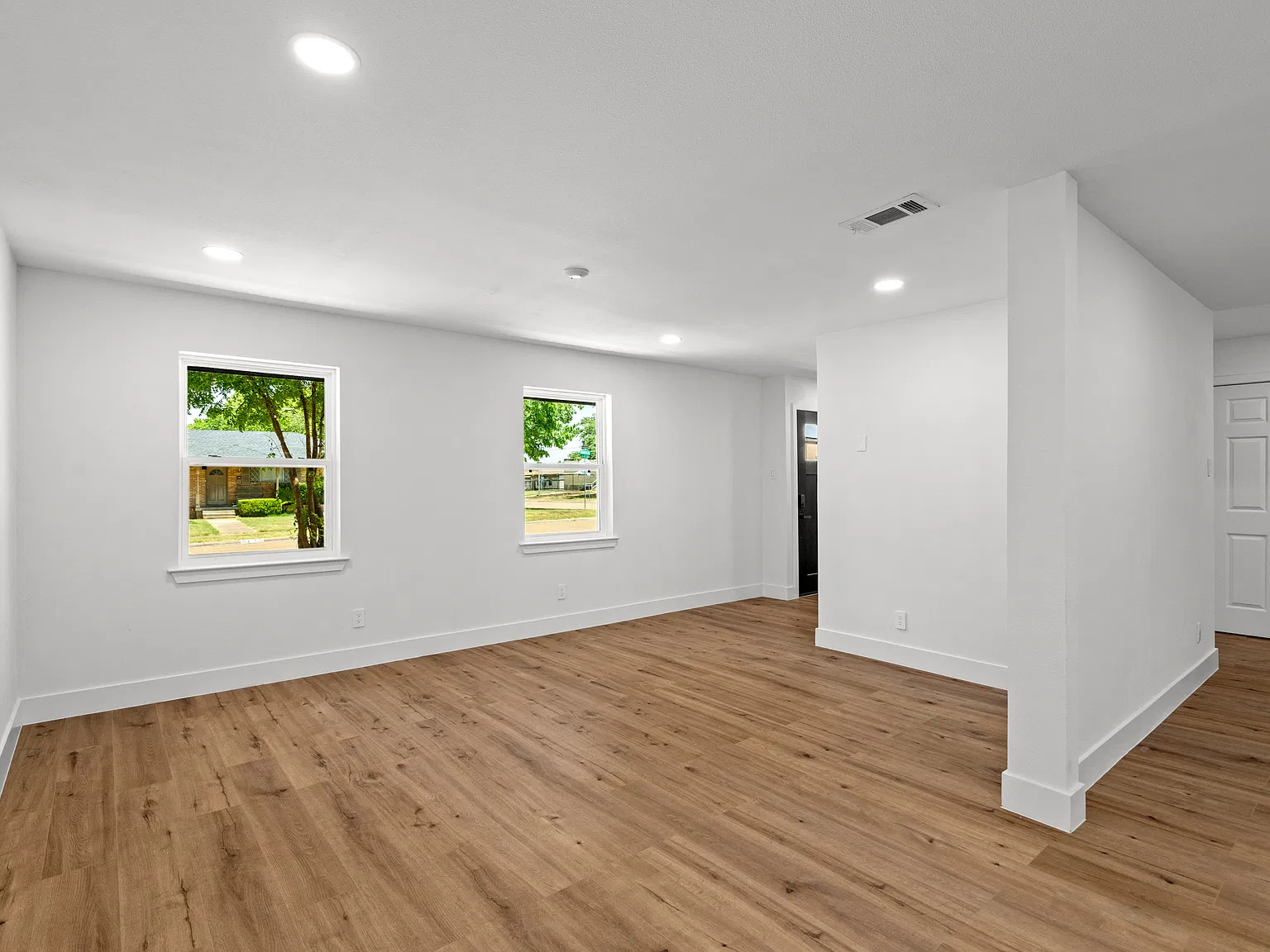 4 bed, 2048 sqft, $3,000 — Photo 2