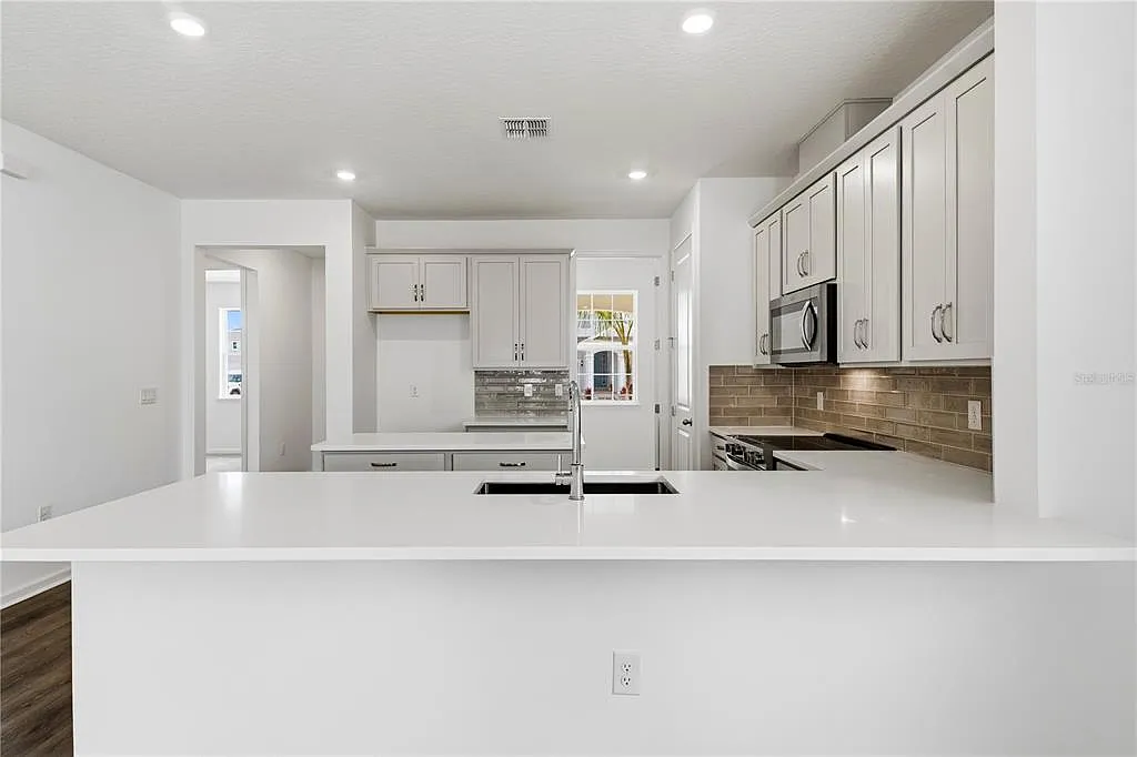 3 bed, 2.0 bath, 1772 sqft, $2,850 — Photo 4