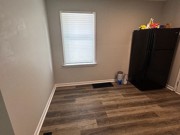 5th image of 211 S Emerson Ave #2