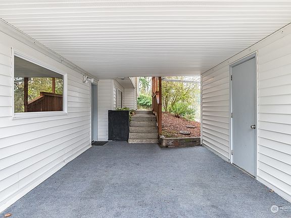 2nd image of 125 1/2 W Vista Way