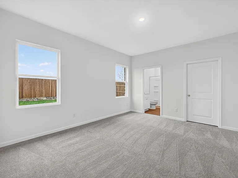 2128 Meadow Park Dr — Photo 10