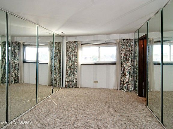 4th image of 1029 Des Plaines Ave APT 402