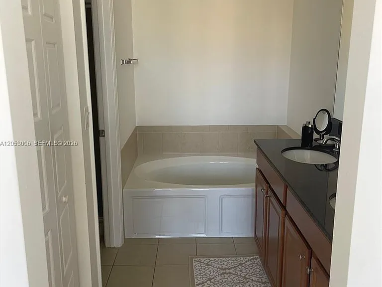 747 NE 193rd St — Photo 8