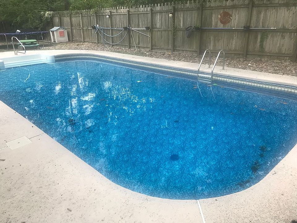 2nd image of 4725 Chalfont Dr
