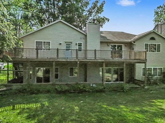 2nd image of 273 Fairway Ct