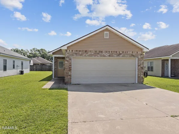111 Bottle Brush Ln, Carencro, LA 70520