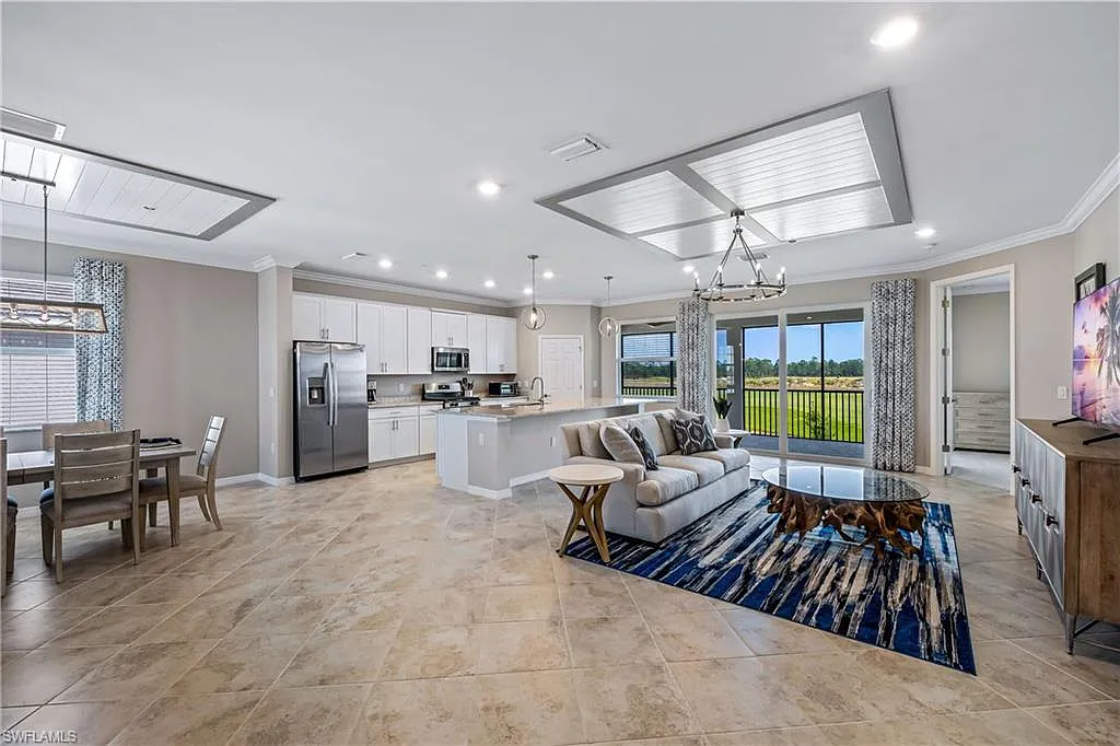 2 bed, 2.0 bath, 2110 sqft, $8,800 — Photo 3
