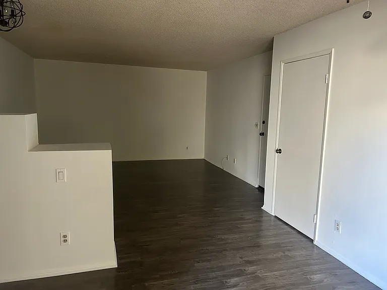 12701 Moorpark St #107 — Photo 5