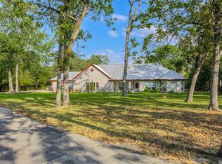 151 Lola Ln, Bellville, TX 77418