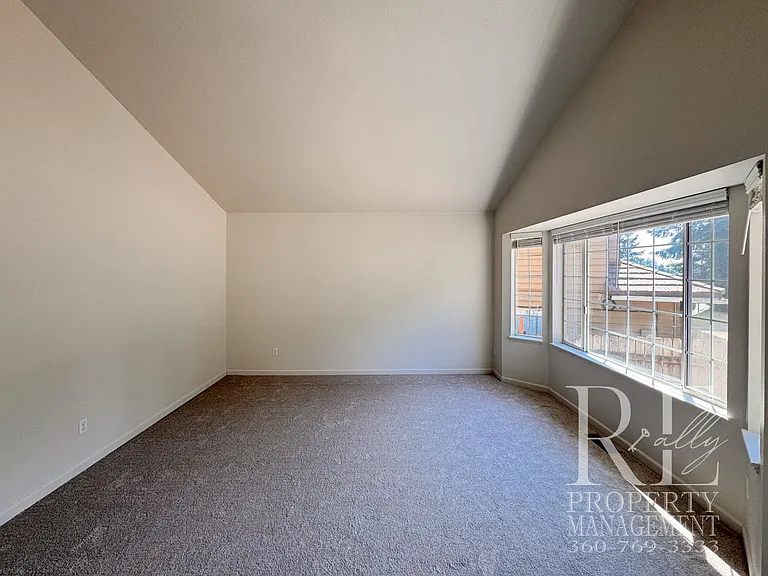 4618 NW Bernard St — Photo 8