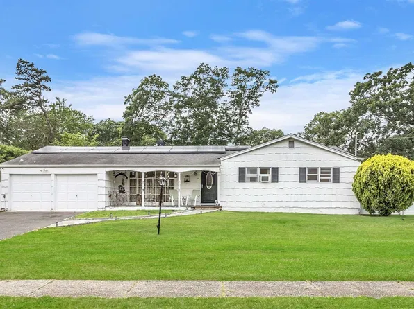 38 Milford Dr, Central Islip, NY 11722