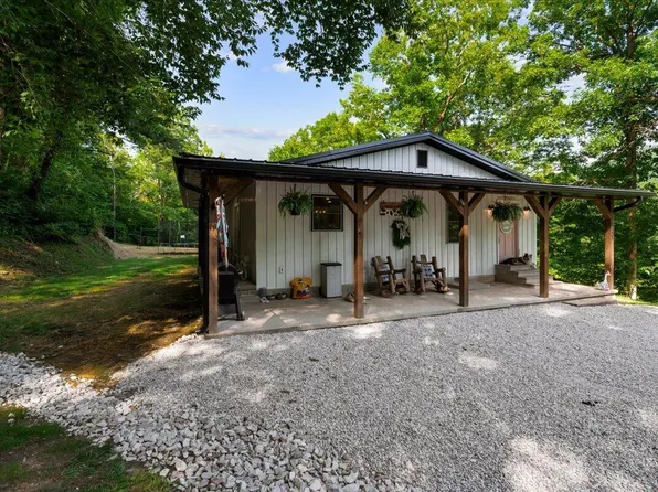 1820 N Fork Rd, Stanton, KY 40380