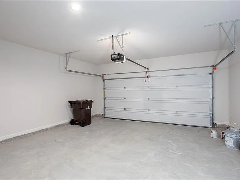 61 Grove Springs Ct — Photo 41