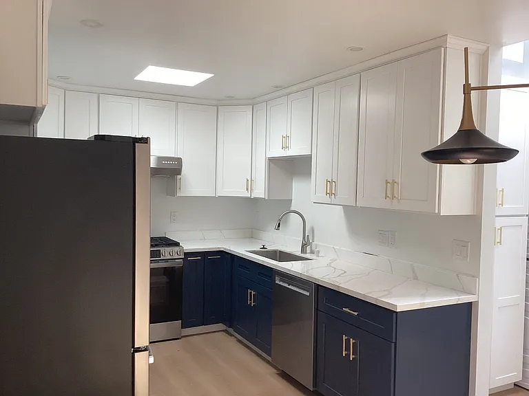 131 Sutphen St — Photo 10