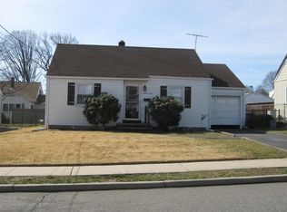 89 Birchwood Ter, Clifton, NJ 07012