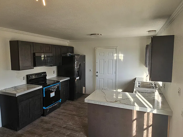 16504 E Wyoming Dr — Photo 3