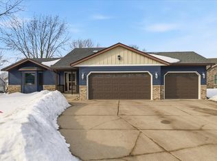 727 Garden Pl, Sauk Rapids, MN 56379