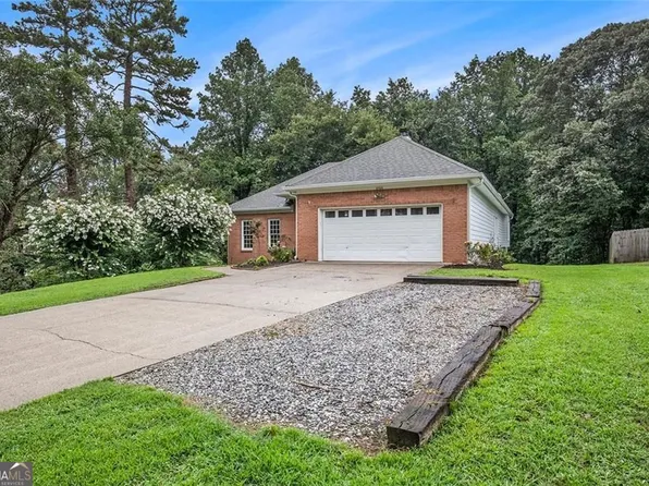 2705 Stratfield Dr, Cumming, GA 30041