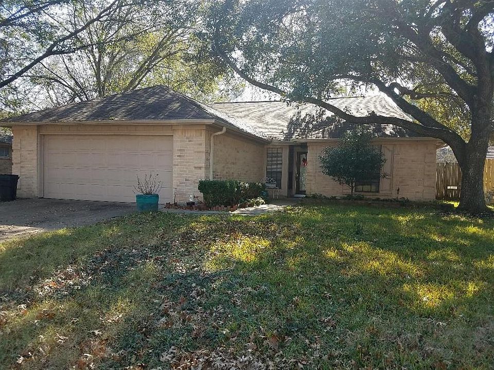 1st image of 15215 Cabots Landing Dr