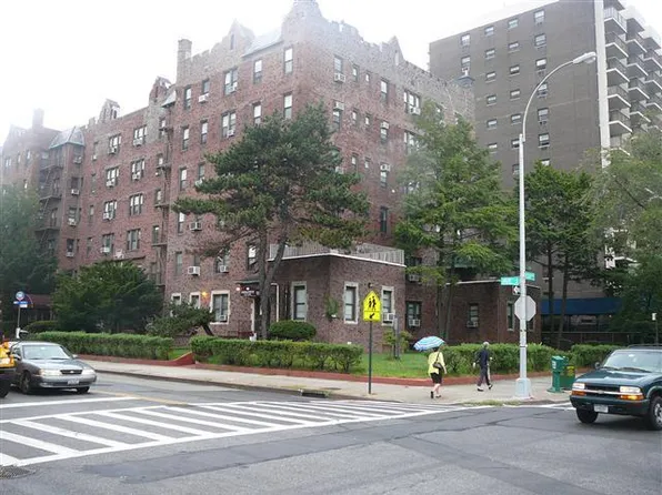 515 Avenue I image 1 of 1