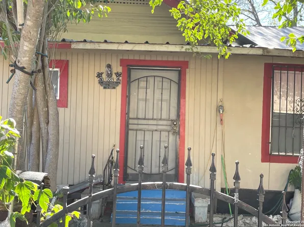 1002 Menchaca, San Antonio, TX 78207