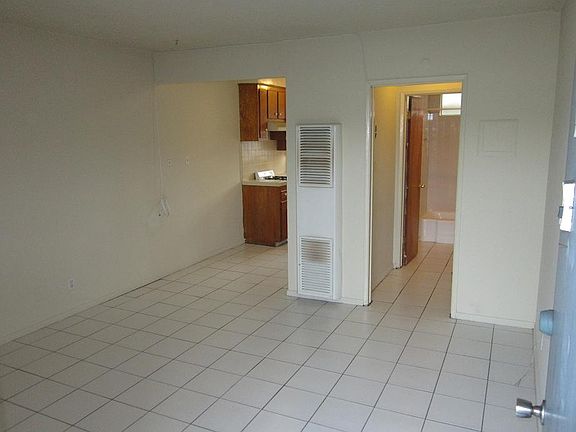 3rd image of 17040 Yukon Ave #16