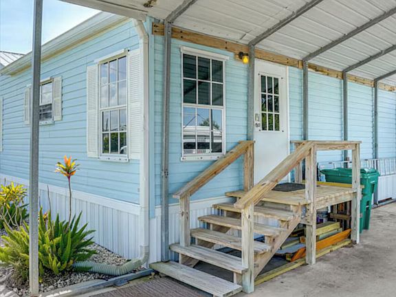 3rd image of 2128 SE 32ND Street