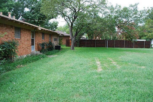 2nd image of 385 W Purnell Rd