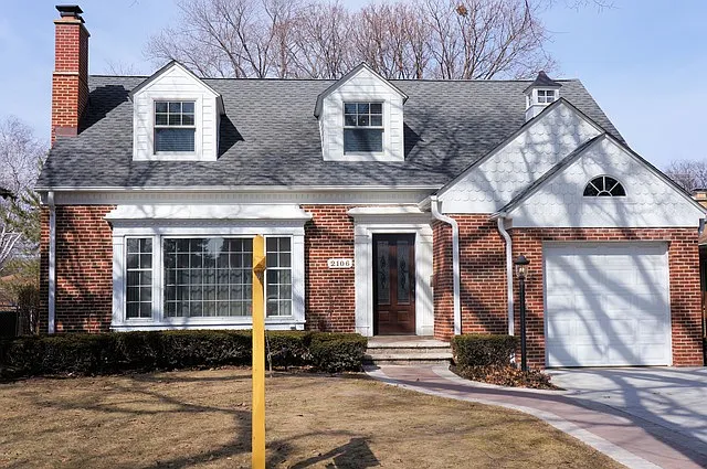 2106 Woodland Ave photo 1